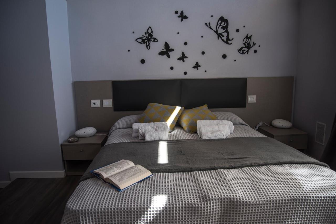 Michela Bb & Relais Bed & Breakfast Lonato Exterior photo